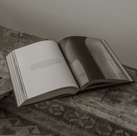 New Mags book table