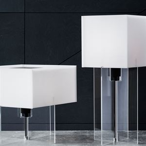 T 500 cross plex bordlampe fra lightyears i klar akryl køb den her! Akryl bordlampe